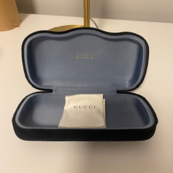 Gucci Black Velvet Sunglass Case with Cleaning Cloth - Picture 1 of 6